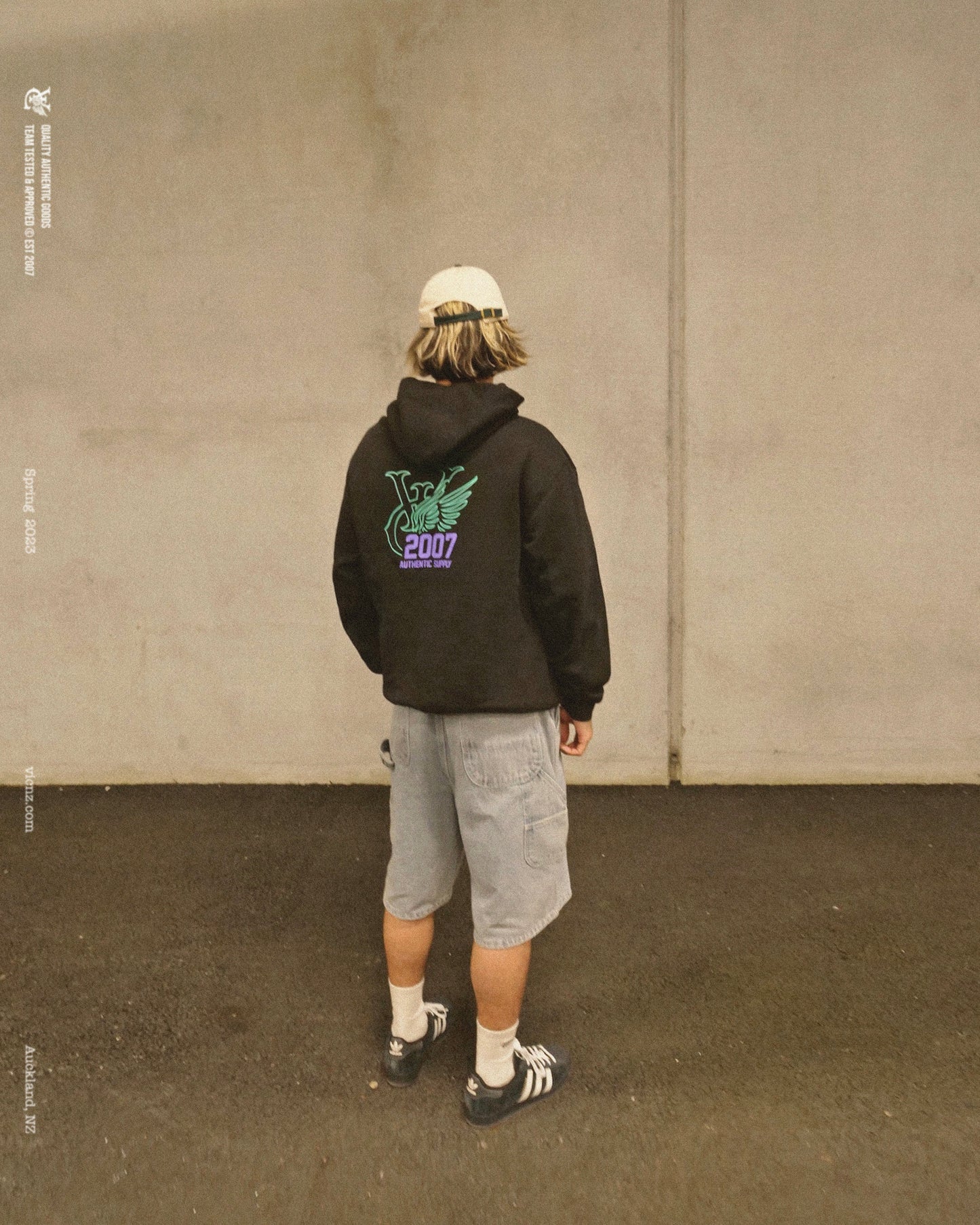 WING 7 HOOD - BLACK