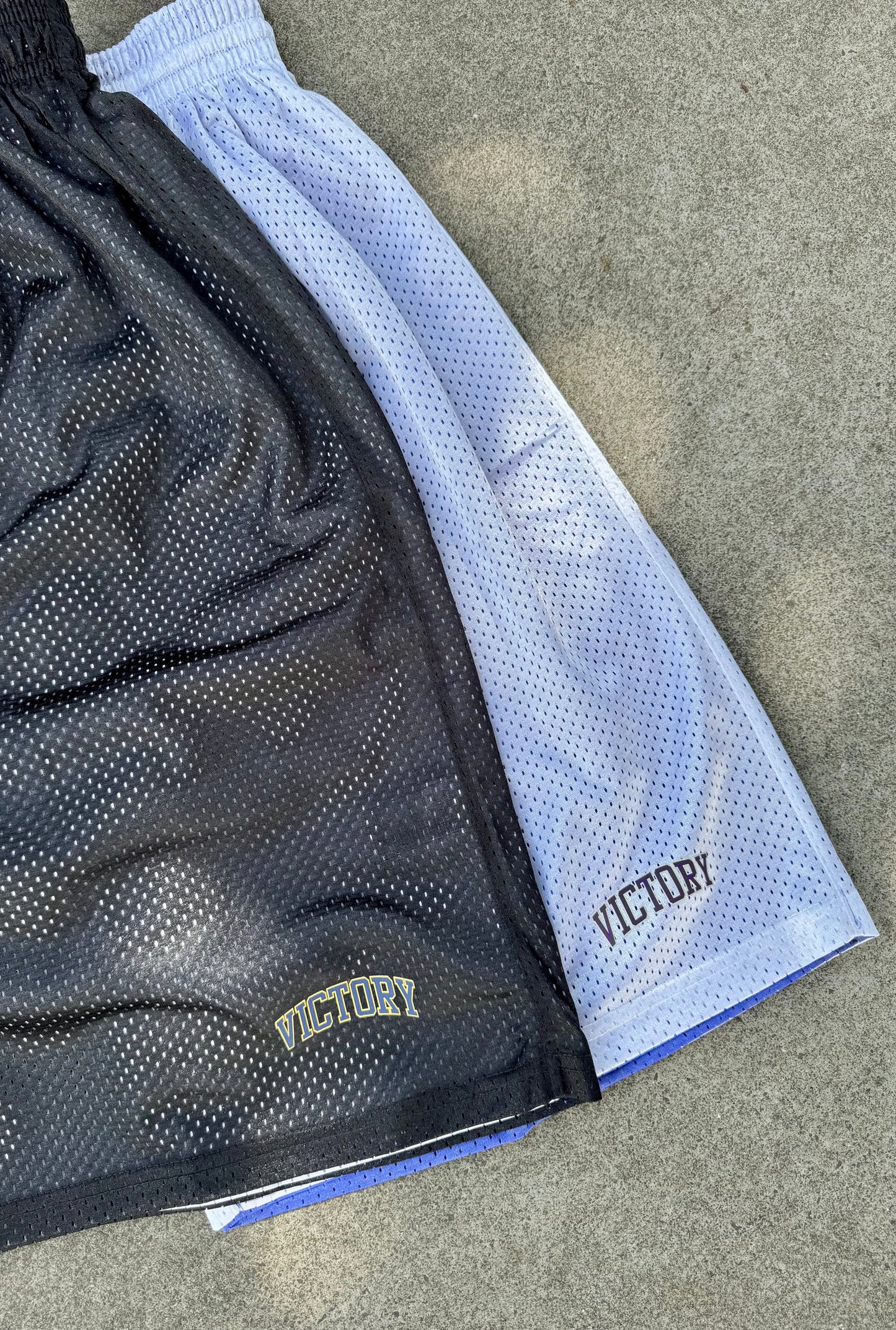 These reversible mesh basketball shorts feature a relaxed fit and over-the-knee length with retro hip-hop style. Made from 100% heavyweight breathable mesh, they keep you cool while repping street and court vibes.