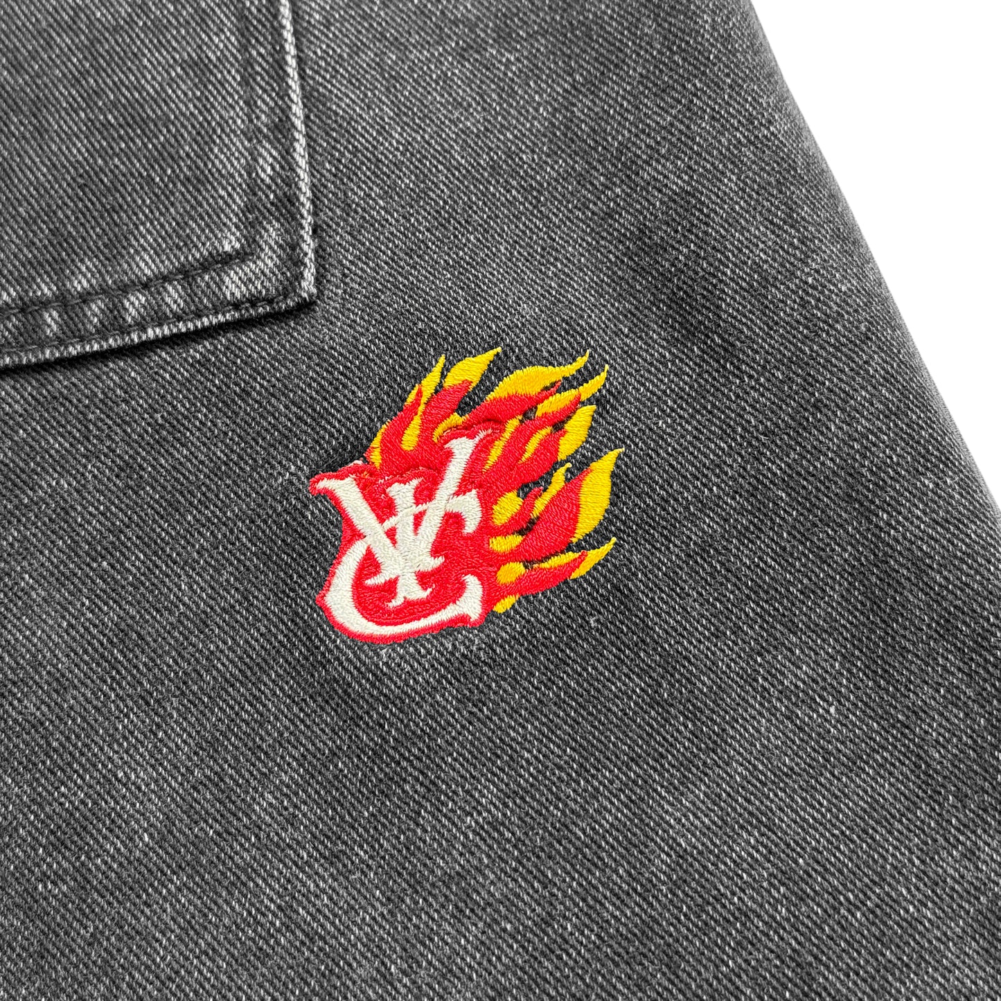 BAGGY PATCH POCKET DENIM SHORTS – WASHED BLACK | Baggy fit, longer length 100% cotton jorts with Jacron waistband label and back embroidery. Vintage 90s Y2K Style.