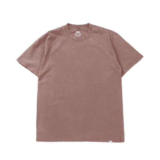 inspired by the oversized warm-up sweaters and T-Shirts from the 90s, The Box Fit Tee is an essential the offers a wider, baggier fit, and cut from 100% smooth cotton jersey for that premium quality feel. As this silhouette is very oversized and loose-fitting, we recommend sizing down to achieve the perfect Box Fit style. garment dyed.