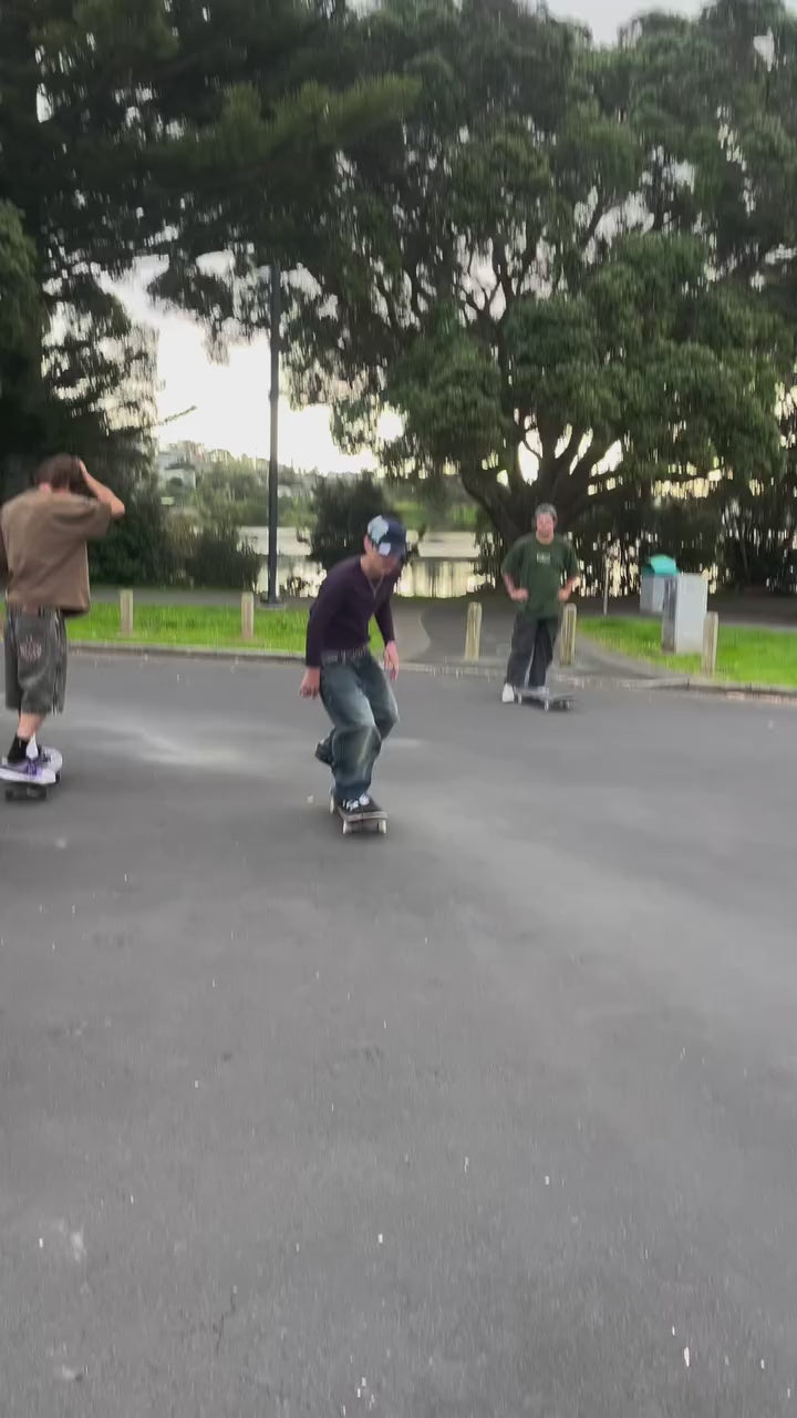 Baggy fit selvedge jean in 14.5oz denim with a vintage sandblasted treatment. Roomy thigh with tapered cuff. Detailed with selvedge accents on the coin pocket and a Jacron paper label patch on the waistband.