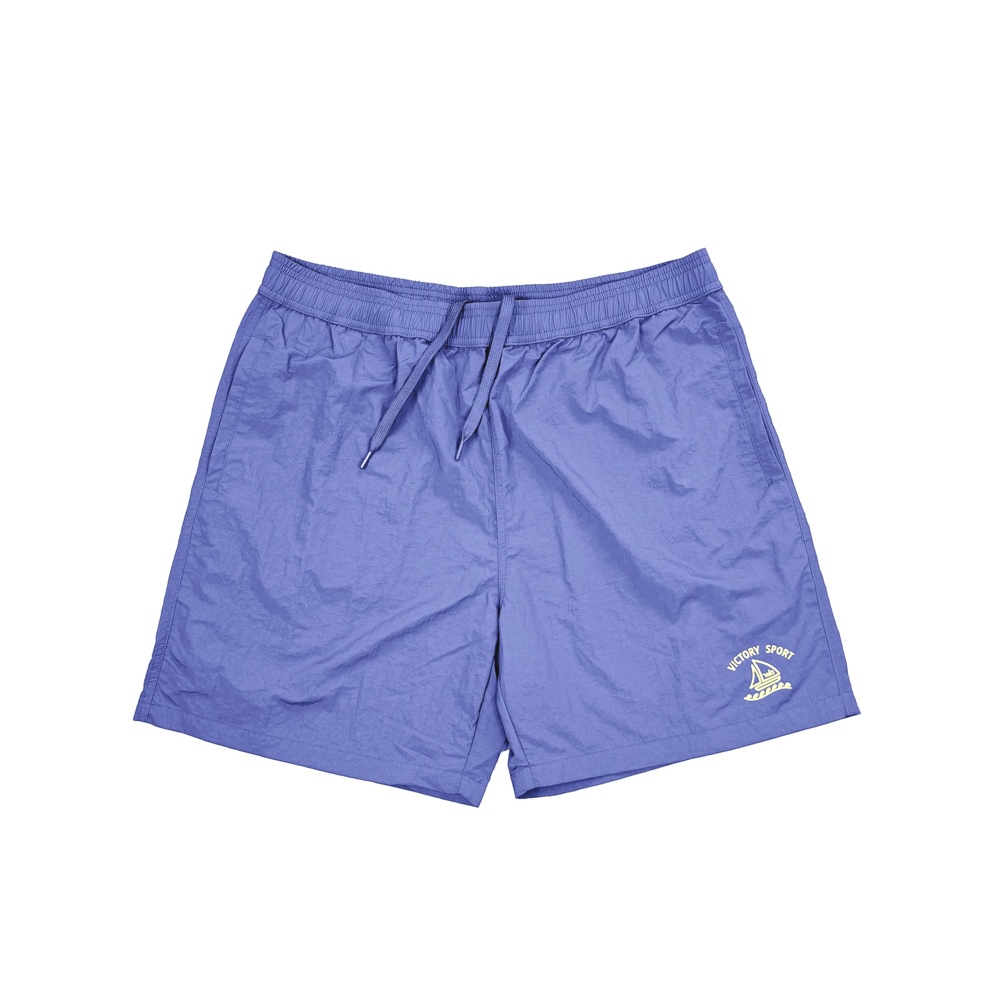 Conquer the waves in our SAILING WATER SHORTS! Made with 100% recycled nylon, these quick-drying swim shorts feature a regular fit and medium length for maximum comfort. The drawstring waist and slit pockets keep your essentials secure while the UPF 50+ rating provides protection from the sun. Embark on new adventures with our printed logo and bold design.