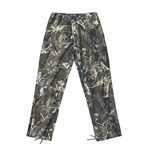 Premium quality ripstop cargo pants in black by New Zealand skate and streetwear clothing label VIC Apparel. American classic vintage military workwear style. Realtree camo 