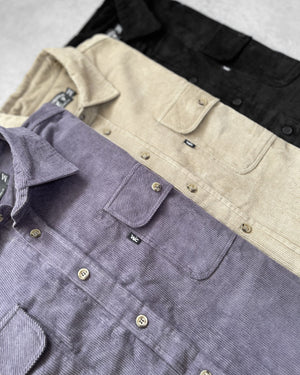 Relaxed fit / 100% cotton corduroy shirt / 2 chest pockets / Standard shirttail hem /  Woven VIC label at pocket