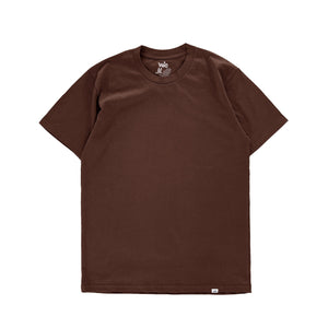  Introducing our essential Blank Tee, available in men's and women's sizes for a relaxed fit. Crafted from 220 GSM heavyweight combed cotton jersey, this tee guarantees durability and luxurious comfort. Soft-washed to minimize shrinkage, it maintains a consistent fit over time. With a plain design and a discreet woven label at the hem, this tee offers timeless simplicity for any occasion.